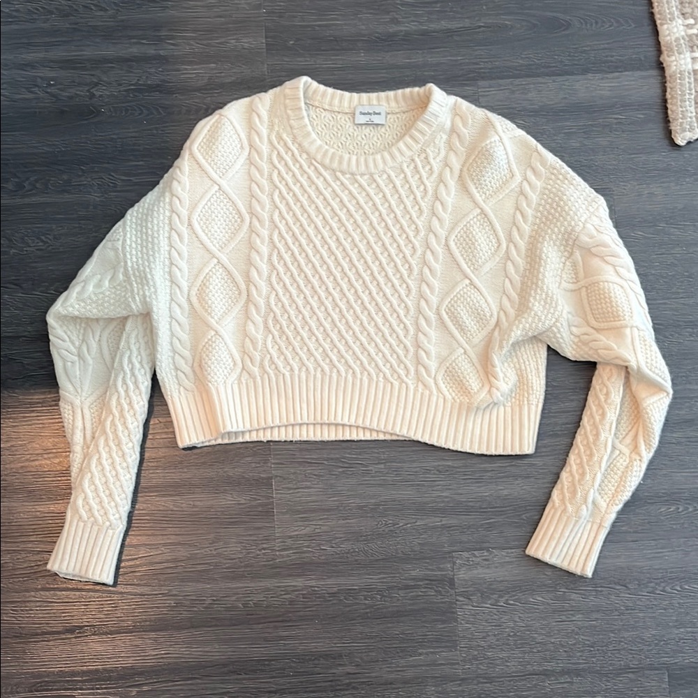 ARITZIA Sunday Best Cable Knit Crop Sweater